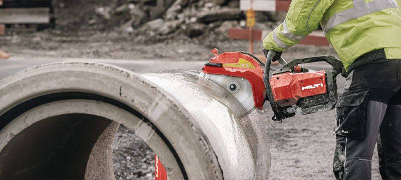 DSH 700-22 ATC Doorslijper op accu (300 mm) Veelzijdige doorslijper op accu met achterste handgreep voor het snijden tot 120 mm met 300 mm bladen in beton, metselwerk en metaal (Nuron-accuplatform) Toepassingen 1